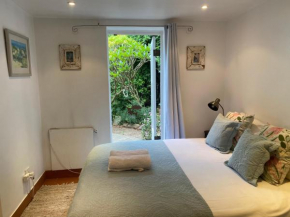 Tranquil Olive Tree Garden Apartment 2